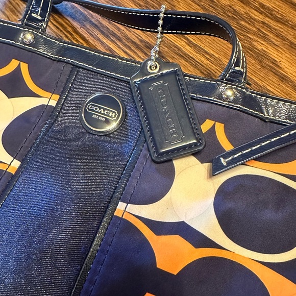 Authentic Coach Signature Stripe Tote, Gently Worn, Linear C Patterned Exterior - Picture 2 of 13